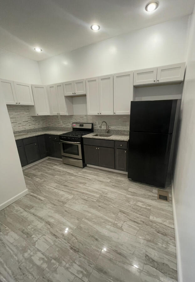 Kitchen install/flooring/lighting+ Move in cleaning