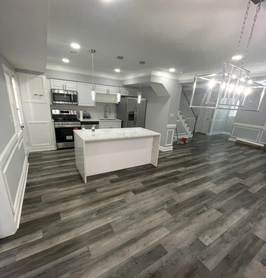 Kitchen Move in cleaning+ light fixtures installed Kitchen Move in cleaning+ light fixtures installed